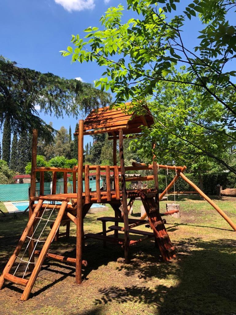 Ezeiza Quinta Cedro Azul 10 Min Del Aeropuertoヴィラ エクステリア 写真